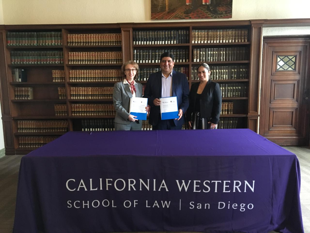 Firma del Convenio Interinstitucional con California Western School of Law y la Facultad d