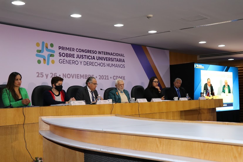 Expositora en el Primer Congreso Internacional sobre Justicia Universitaria: Género y Dere